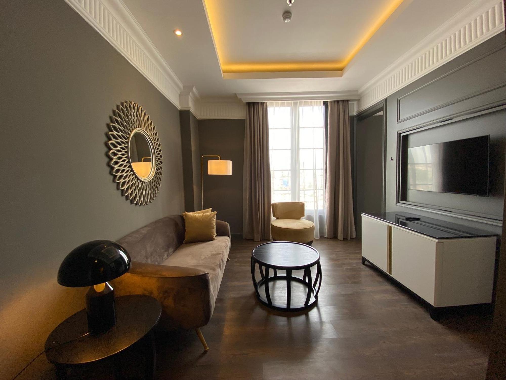 Maia Hotel